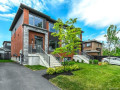 #精品推荐# Vieux-Longueuil 2022年建造近新住宅，四卧室布局，后院私密且设施完善
